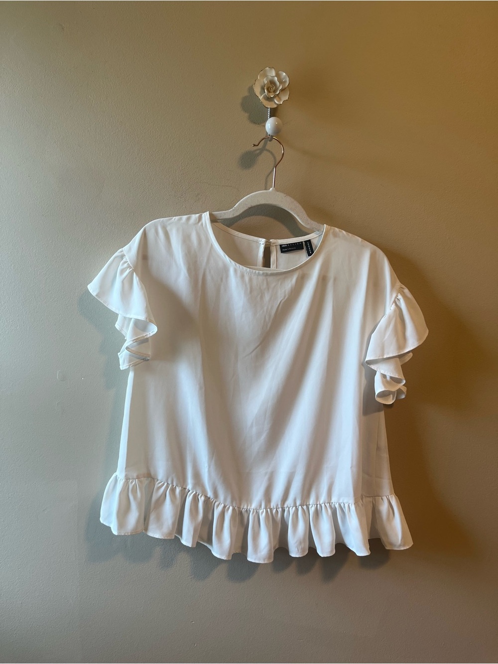 ASOS White Ruffle Hem and sleeve Blouse size 6